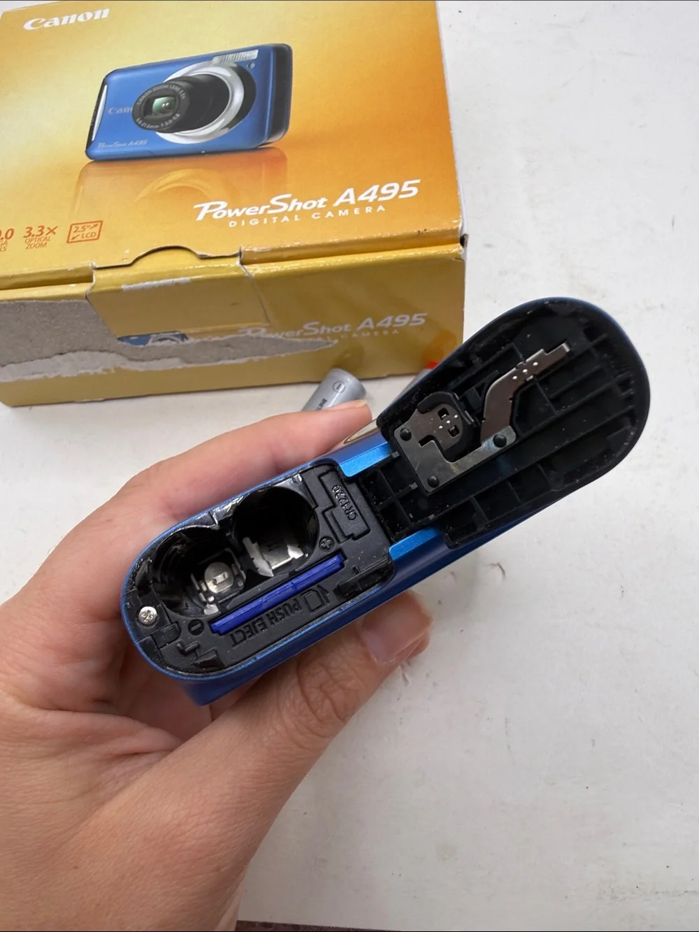 Canon PowerShot A495 Blue Compact Camera 10MP 3.3x Zoom 2.5in 8GB SD WORKING